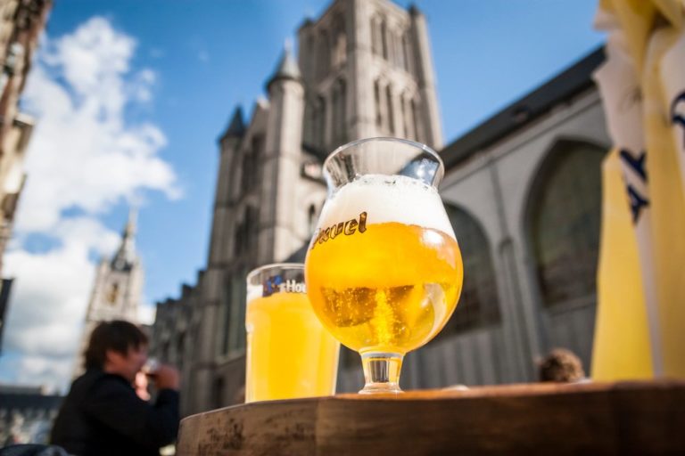 Belgian Beers Race par BYR Games - Bruxelles, bières et meeples