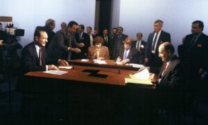 1988 Chirac contre Mitterrand - par