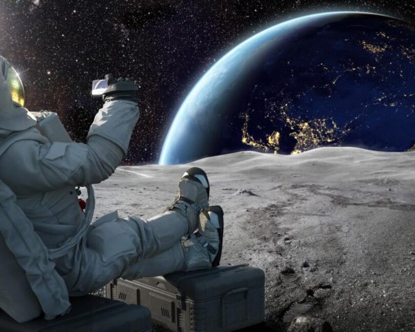 From the Moon - par La Boite de Jeu - Tout va bien on vous dit